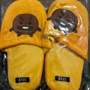 Bt21 Shooky Slippers